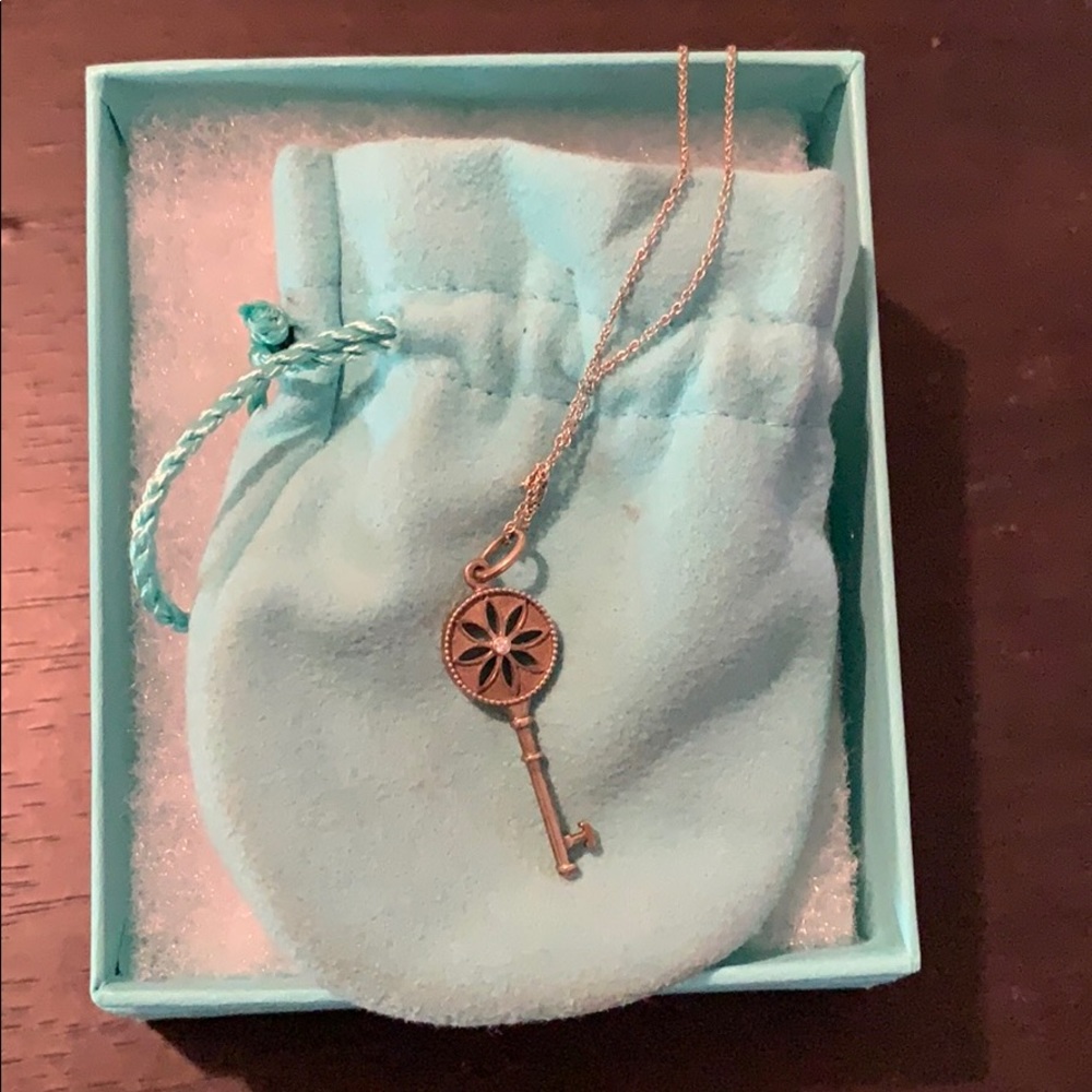 Tiffany daisy key pendant